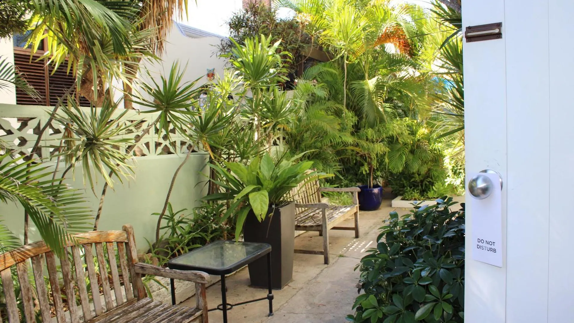 Apartahotel Numero Uno Beach Apartments San Juan